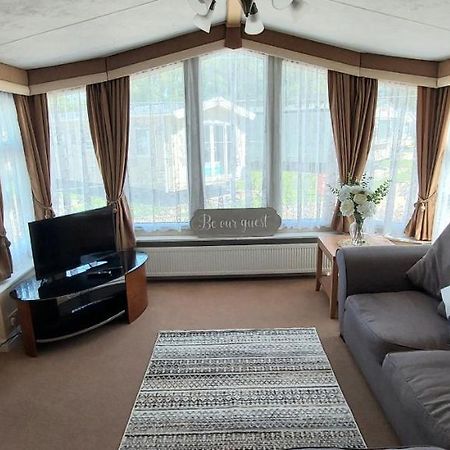 A Fashionable Caravan In A Peaceful Seaside Town Sandown Exteriér fotografie