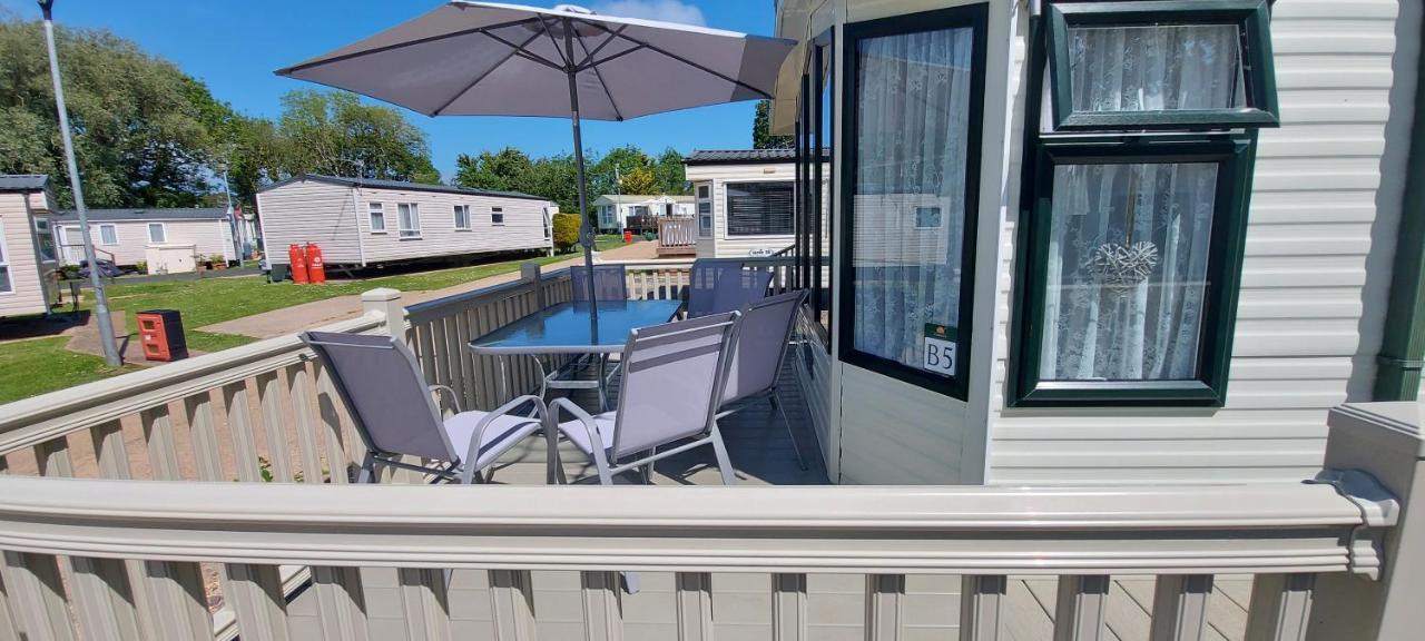 A Fashionable Caravan In A Peaceful Seaside Town Sandown Exteriér fotografie