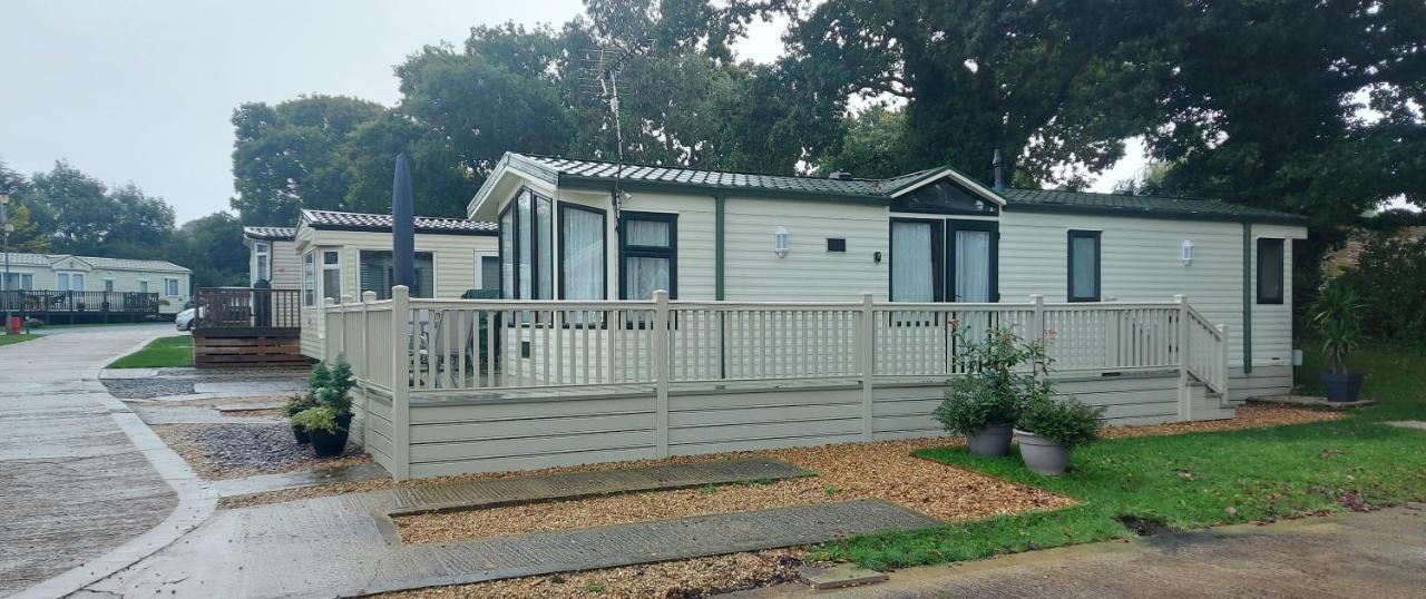 A Fashionable Caravan In A Peaceful Seaside Town Sandown Exteriér fotografie